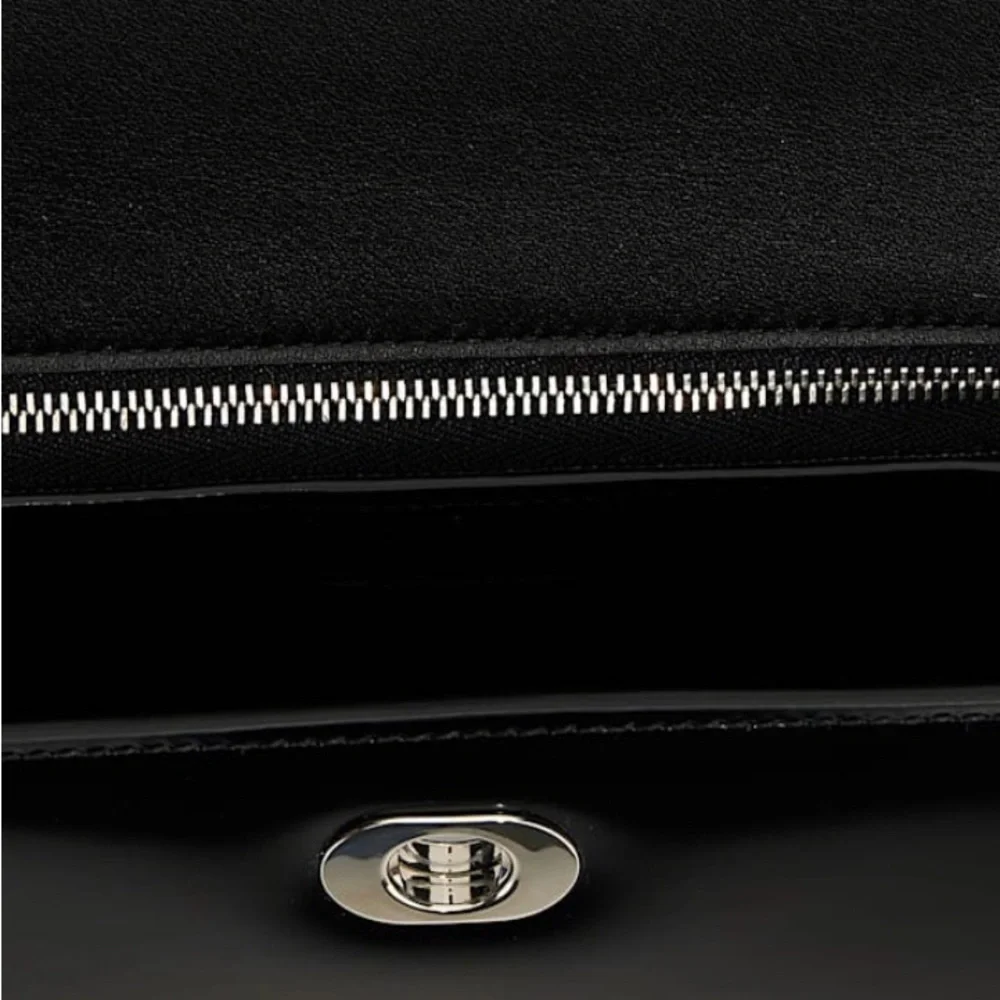 Gucci Half moon leather top handle bag NIB - Picture 10 of 13